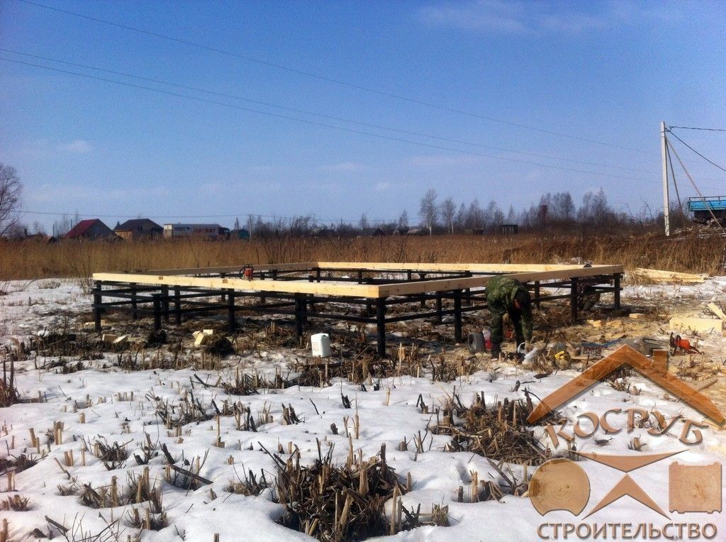 Одноэтажный дом из бруса с ломаной крышей